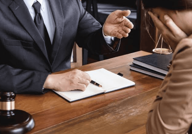 When Should You Hire A Criminal Defense Lawyer?